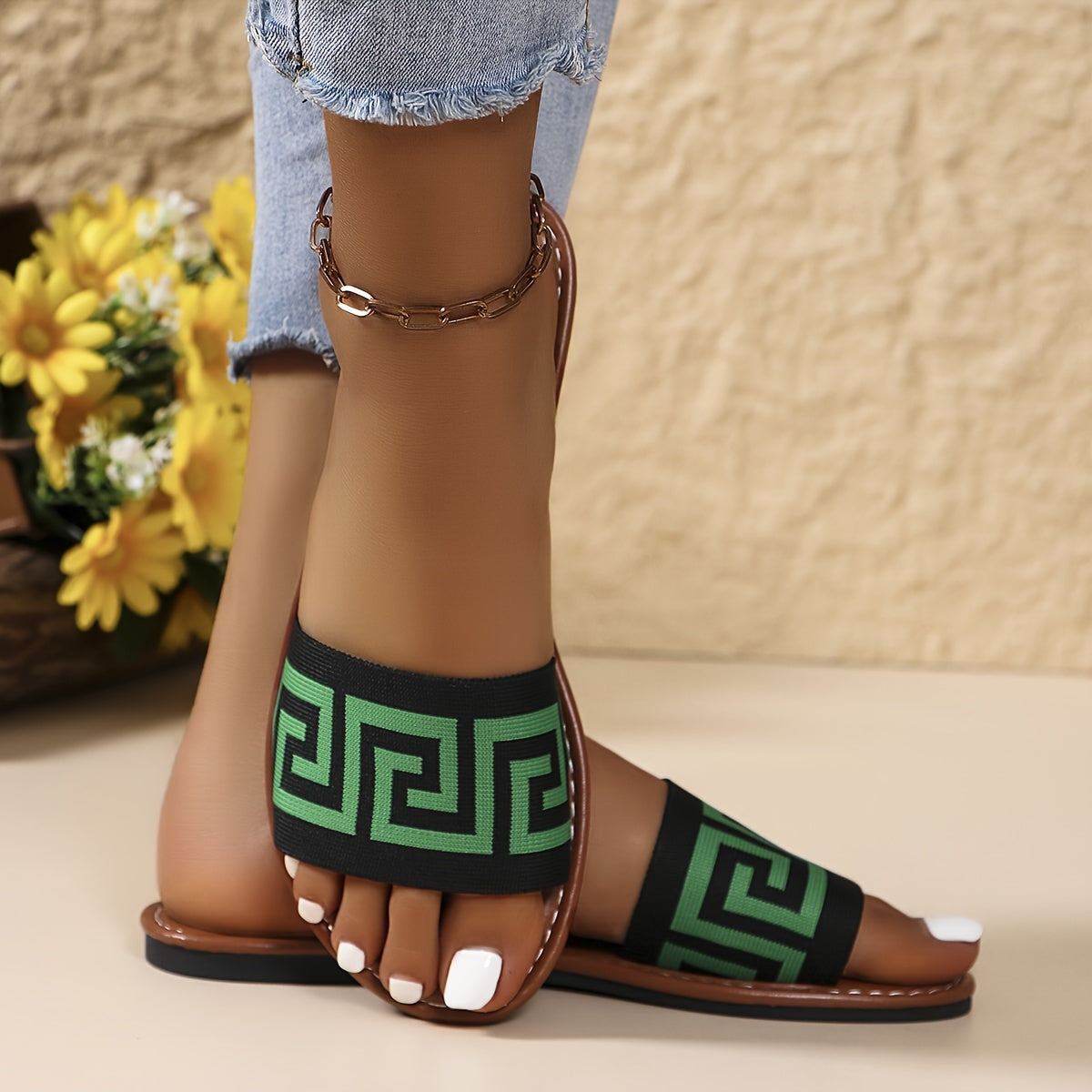 Women's Open-Toe Slip-On Sandals Black and White Striped Summer Beach Shoes