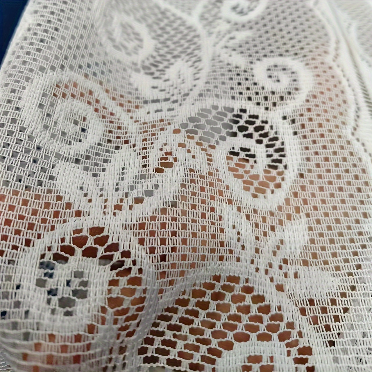 Davlat uslubidagi oq ipli yarim pardoz eshik yoki deraza uchun, yashash xonasi va oshxona uchun dekor