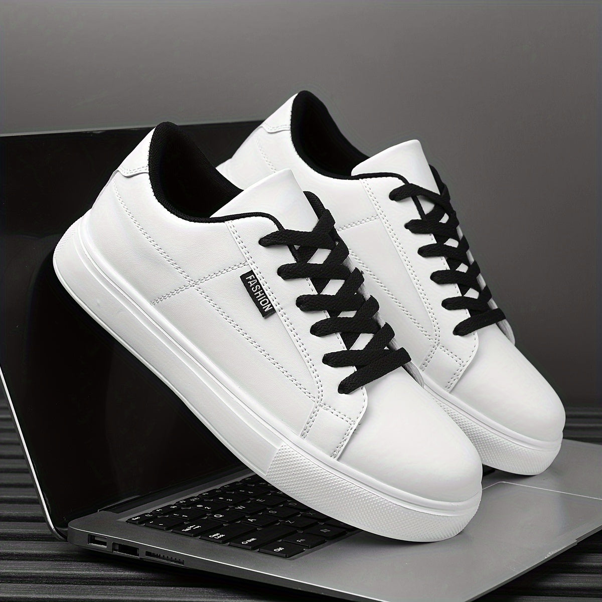 Men's Casual Skateboard Sneakers Low Top Solid Color Graphic Design EVA Sole