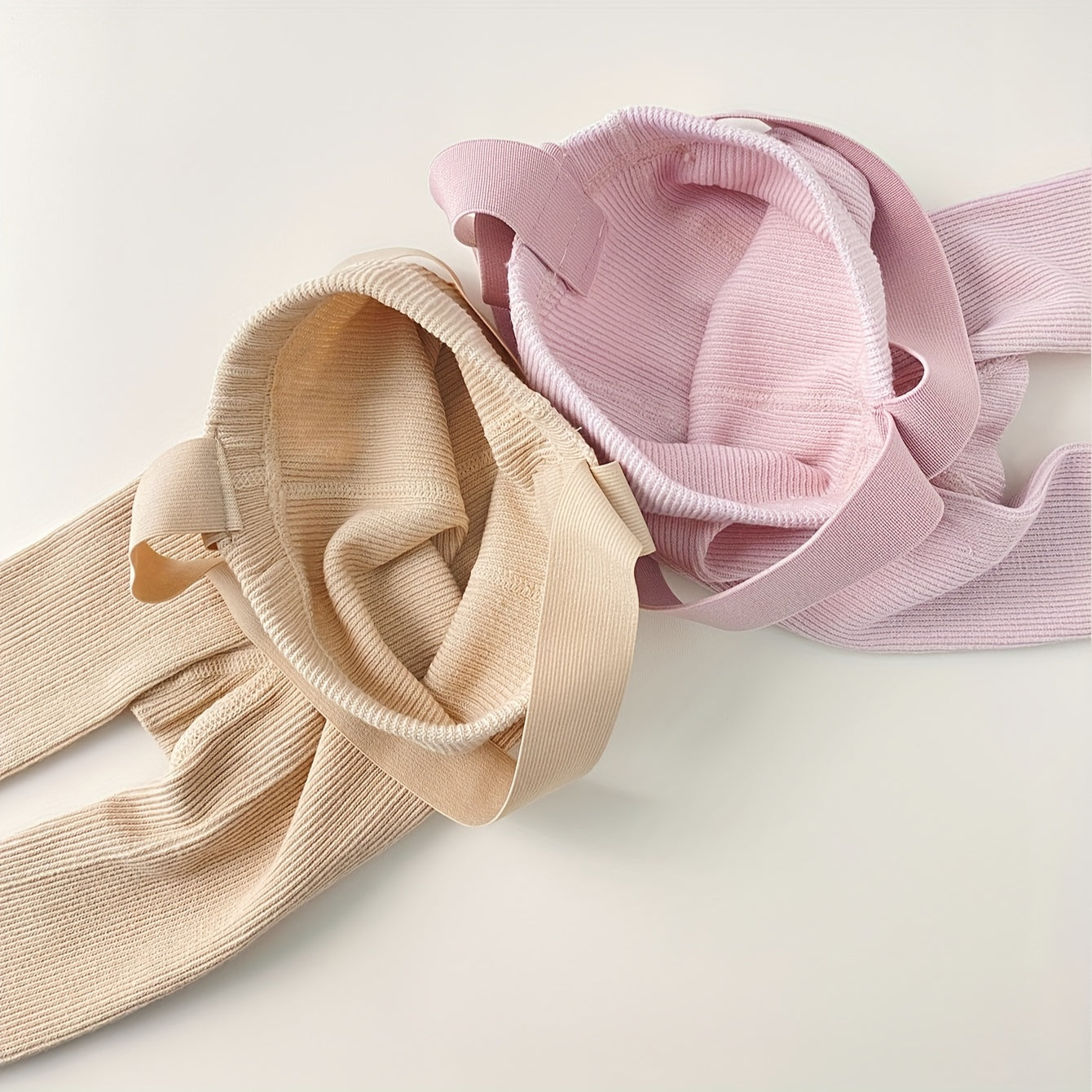 '2 Yoshlar' Qora va Kulrang Pantihozi, Yumshoq va Havo O'tkazuvchi, Oson Cho'ziladigan Tasmalar bilan, Har Mavsumga Mos, Faqat Qo'l Yuvish.