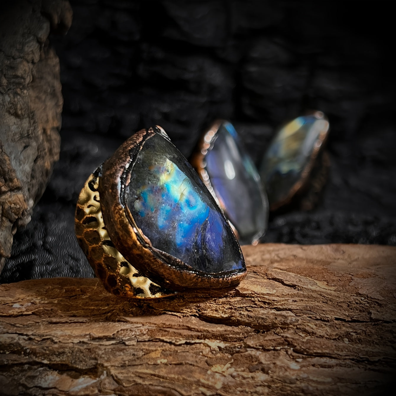 Uniseks vintage uzuk nozik joylangan tabiiy toshlar bilan noyob dizayn