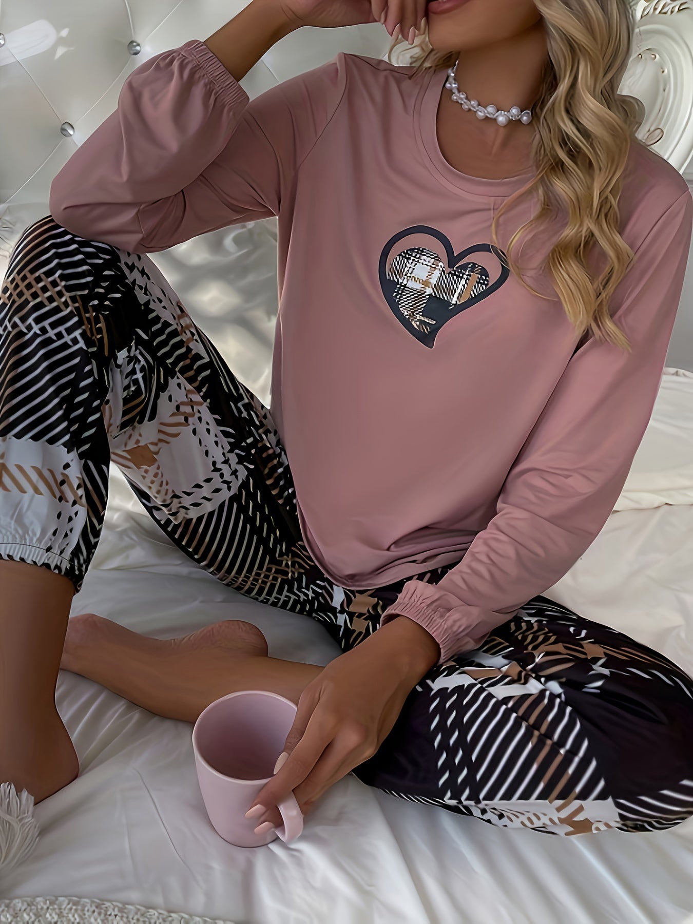 Women's Heart Print Pajama Set Long Sleeve Crew Neck Plaid Pants Sleepwear Loungewear