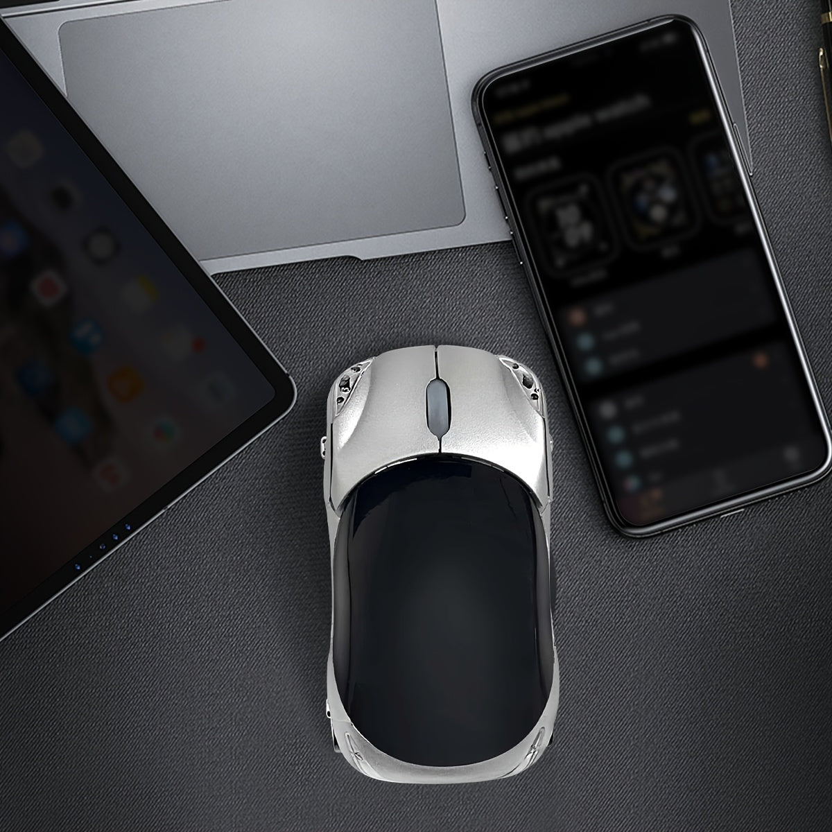 Беспроводная игровая мышь в форме автомобиля с USB 2.4G приемником, бесшумный эргономичный дизайн, регулируемая поддержка запястья, розовая с черными колесами, работающая от батареек, не перезаряжаемая.