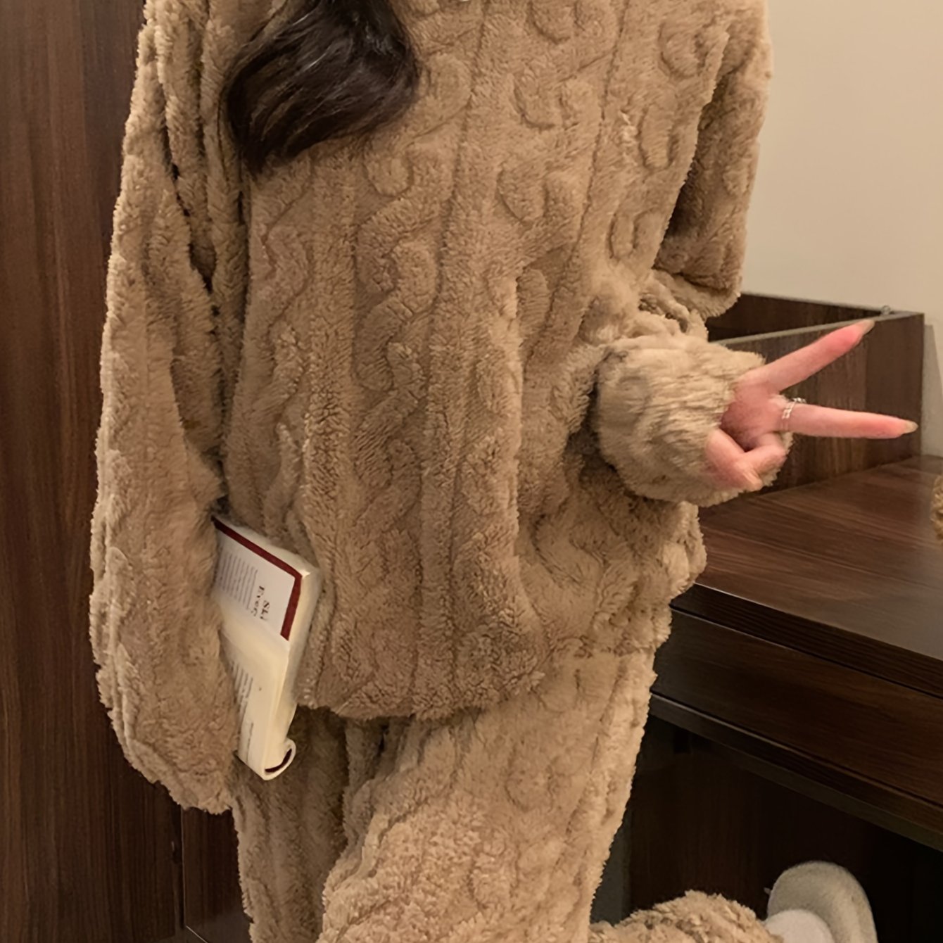 Women's Fleece Jacquard Lounge Set with Crew Neck Top and Joggers for Fall Winter