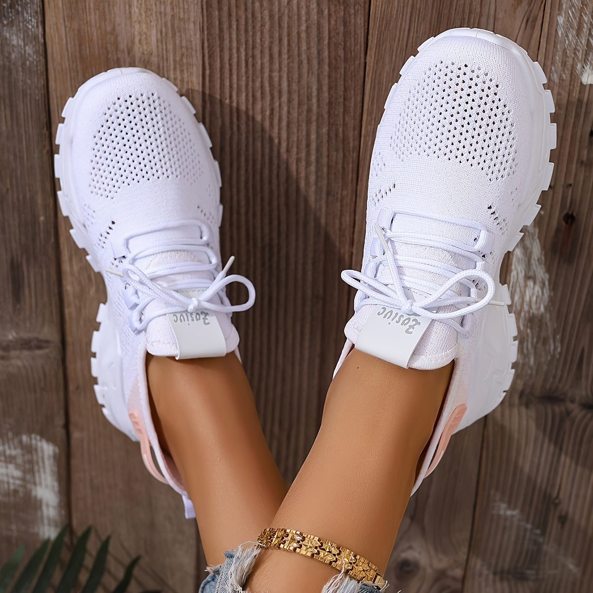 Ayollar uchun oq yengil sport poyafzallari, pushti slip-on, kattaroq o'lcham, yozgi plyaj ta'tili