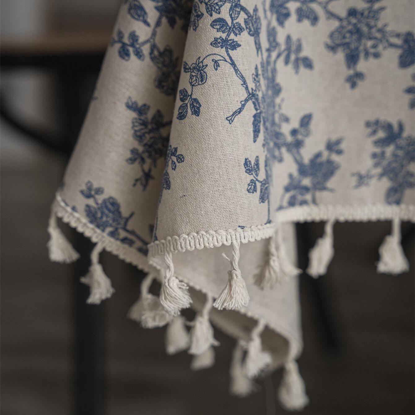 Vintage Blue Rose Tablecloth with Beige Fringe for Dining Occasions