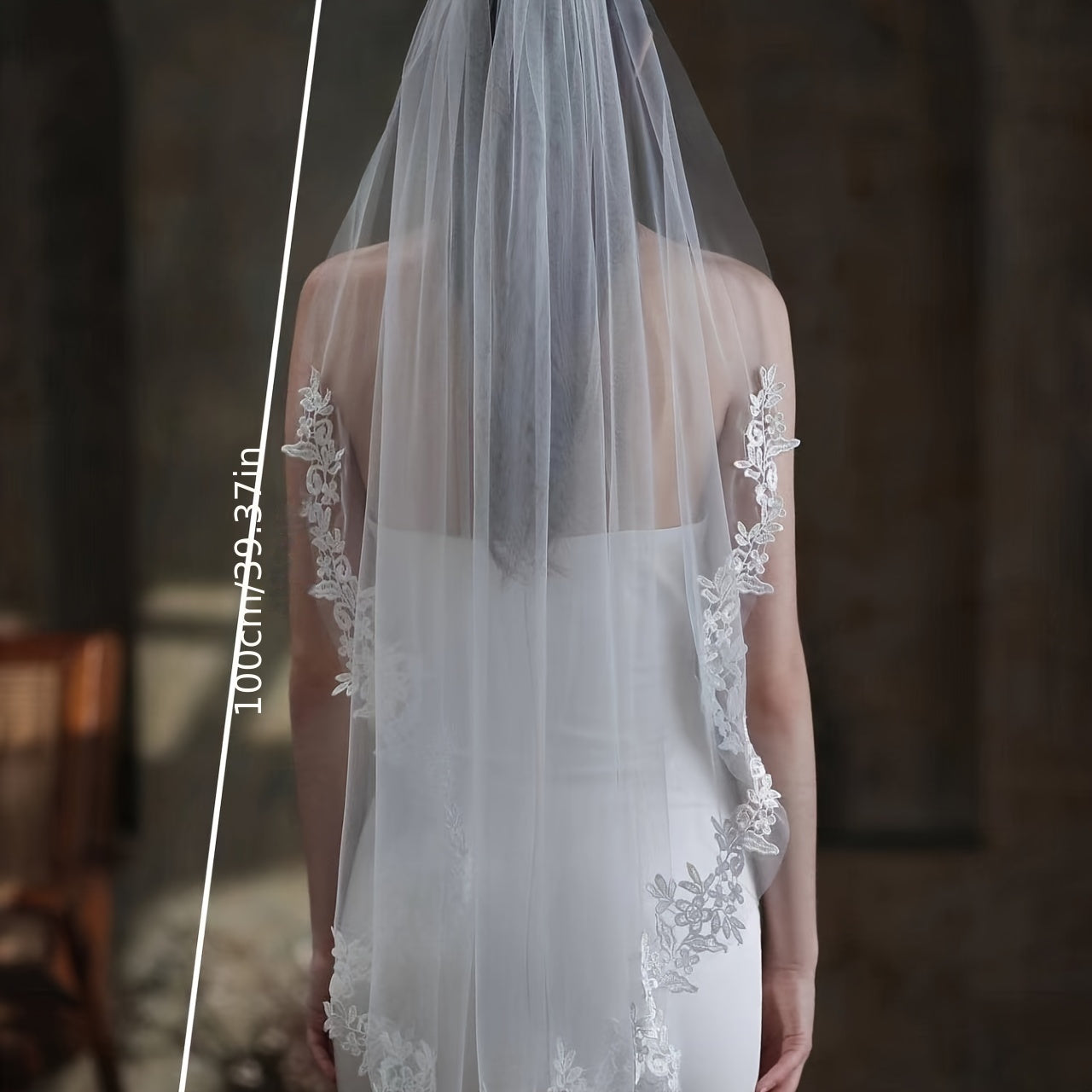 Wedding Veil with Soluble Flower Embroidery and Gold Hair Comb for Bridal Photography