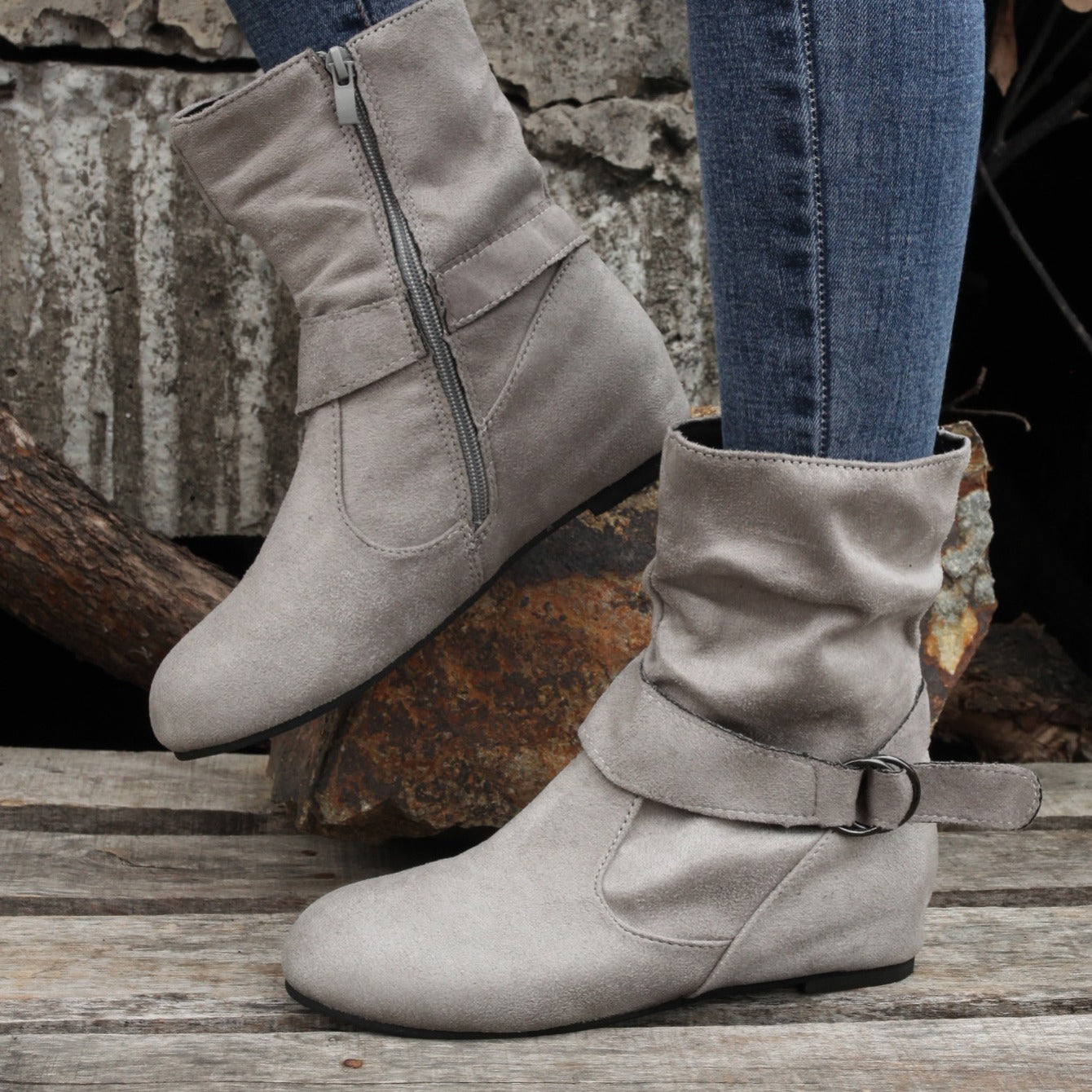 Women's Ankle Boots Solid Color Round Toe Buckle Side Zipper Outdoor Shoes