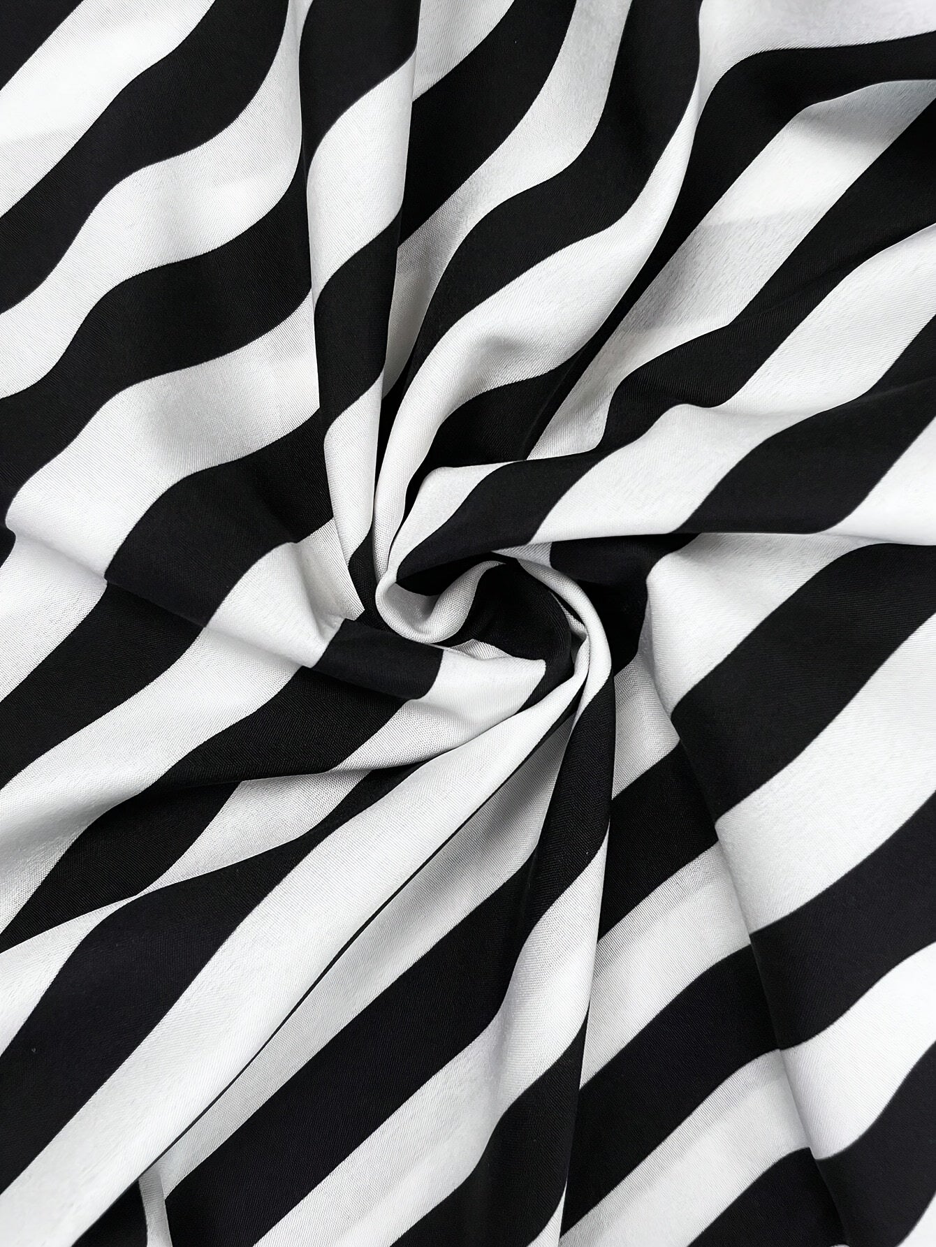 Plus Size Stripe Print Woven Blouse with Crew Neck and Oversized Fit