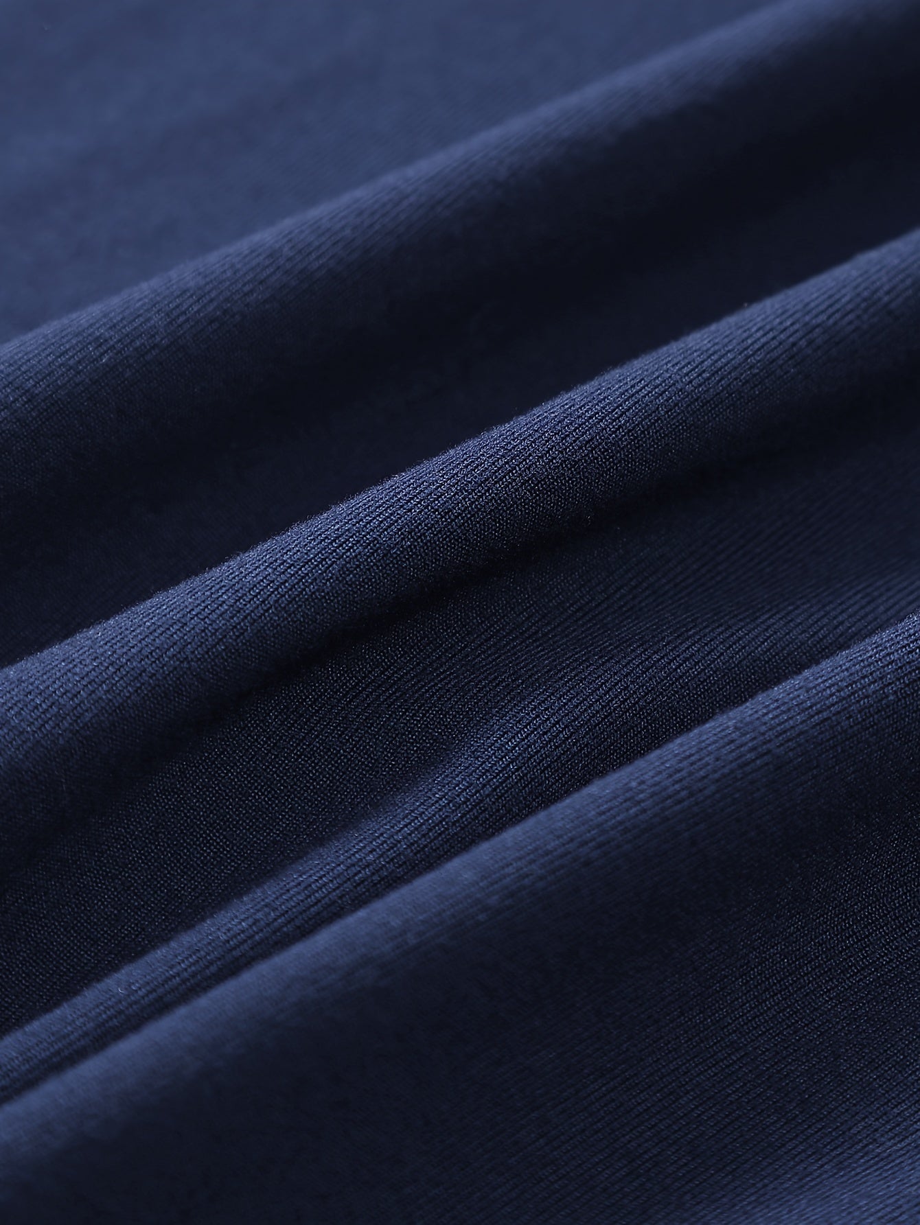 Qulay va yumshoq erkaklar uchun grafik Kaliforniya printli futbolka, zamonaviy uslub va oddiy moslik bilan.