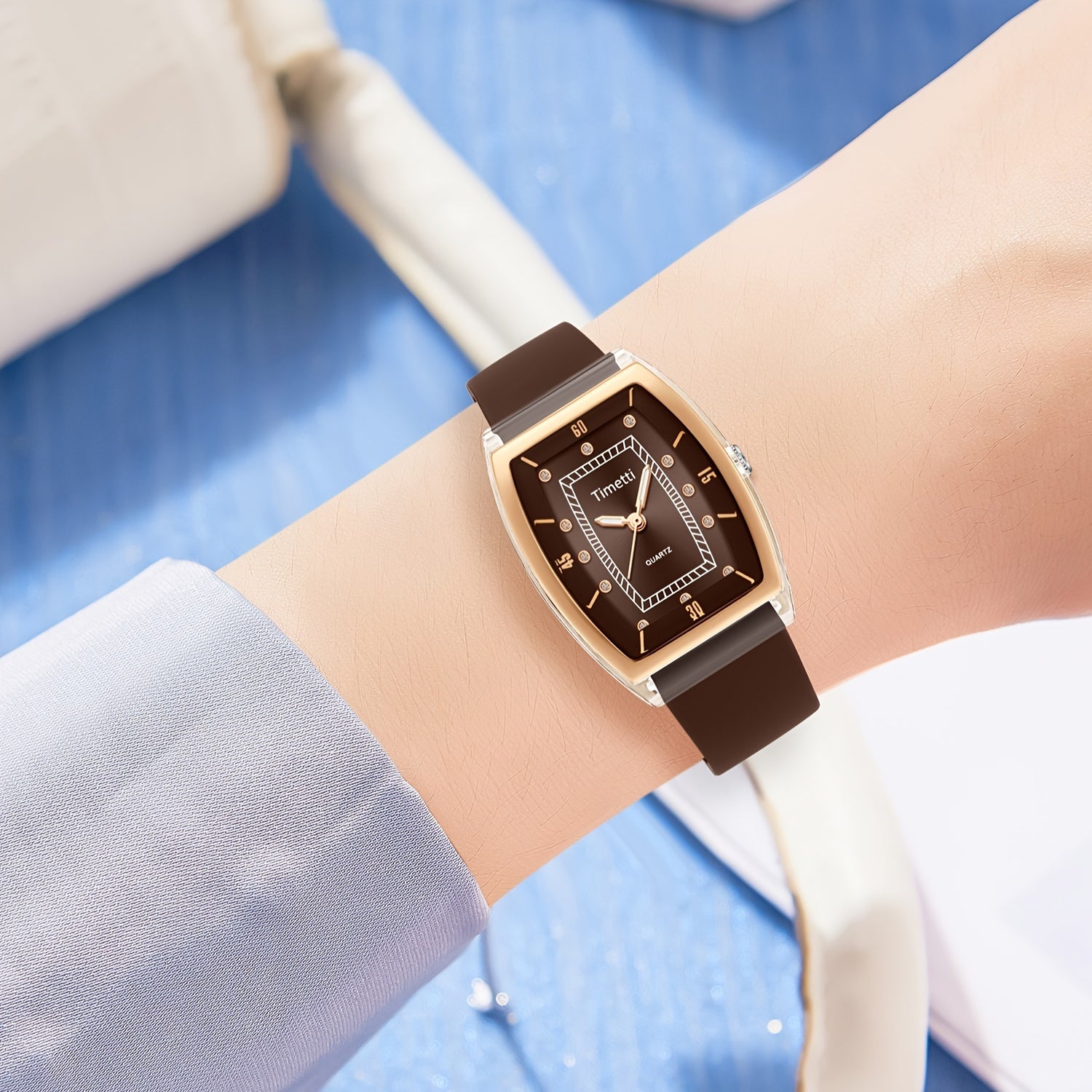 Women's Quartz Watch Silicone Band Classic Barrel Shape Analog Watch