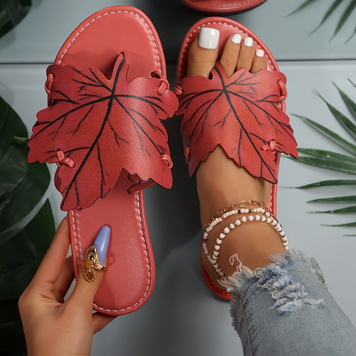 Women's Maple Leaf Flat Sandals Lightweight Summer Casual Slides