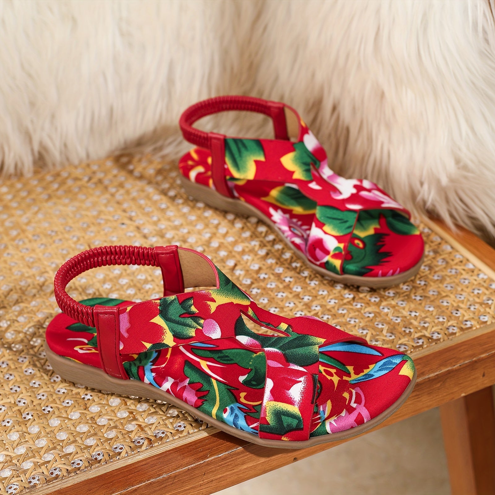 Women's Floral Open-Toe Flat Sandals Slip-On Comfortable Vacation Footwear