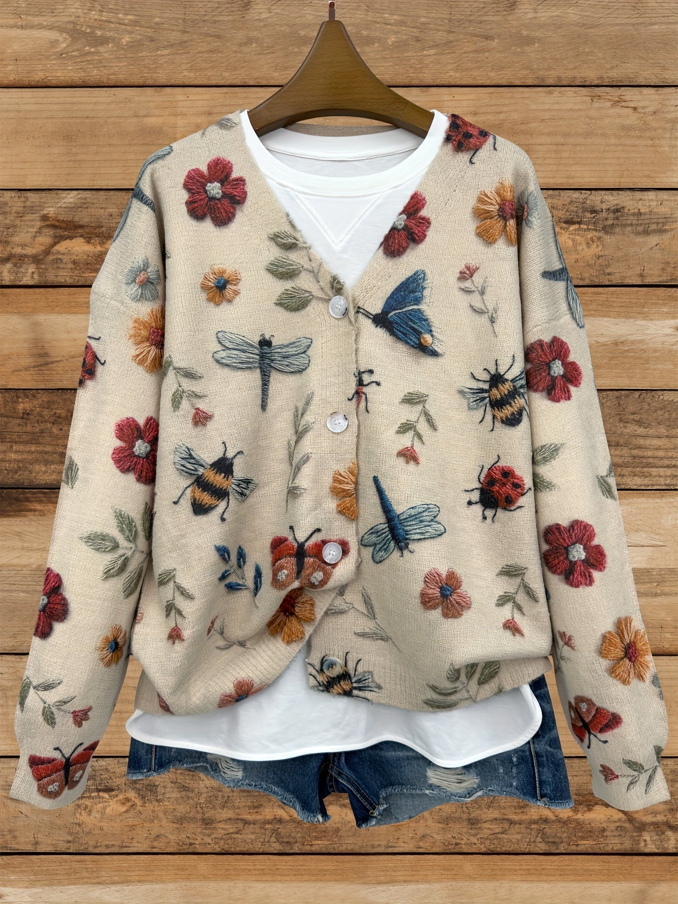 Ayollar uchun katta o'lchamli gullü va hasharotli bosma cardigan bej V-shakli bo'yinli uzun qo'lqopli pullover