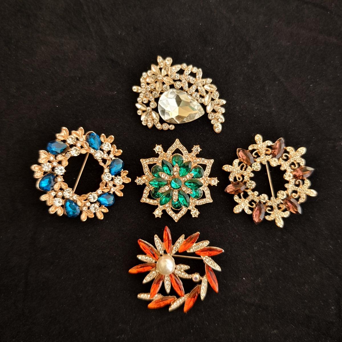 Vintage Alloy Brooch Set with Rhinestones and Luxurious Accents for Women