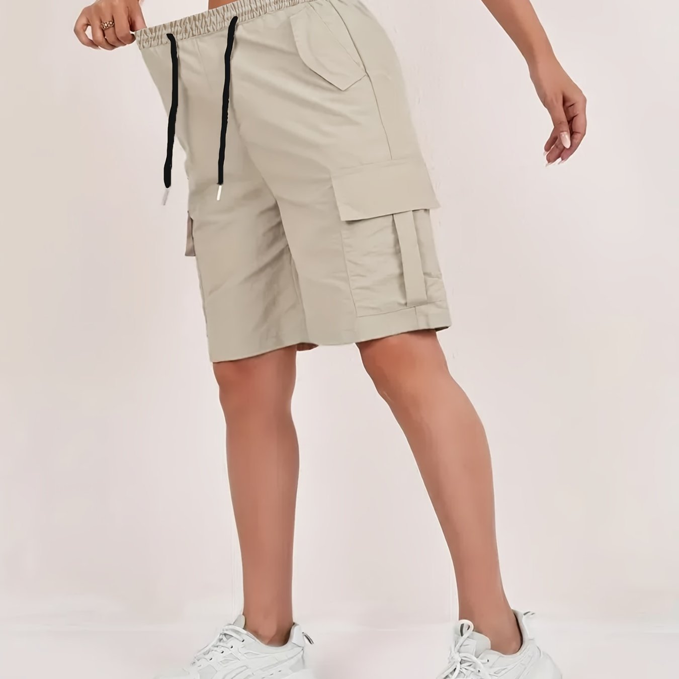 Pantalones cortos cargo de talla grande para mujer de tiro alto con múltiples bolsillos en gris claro