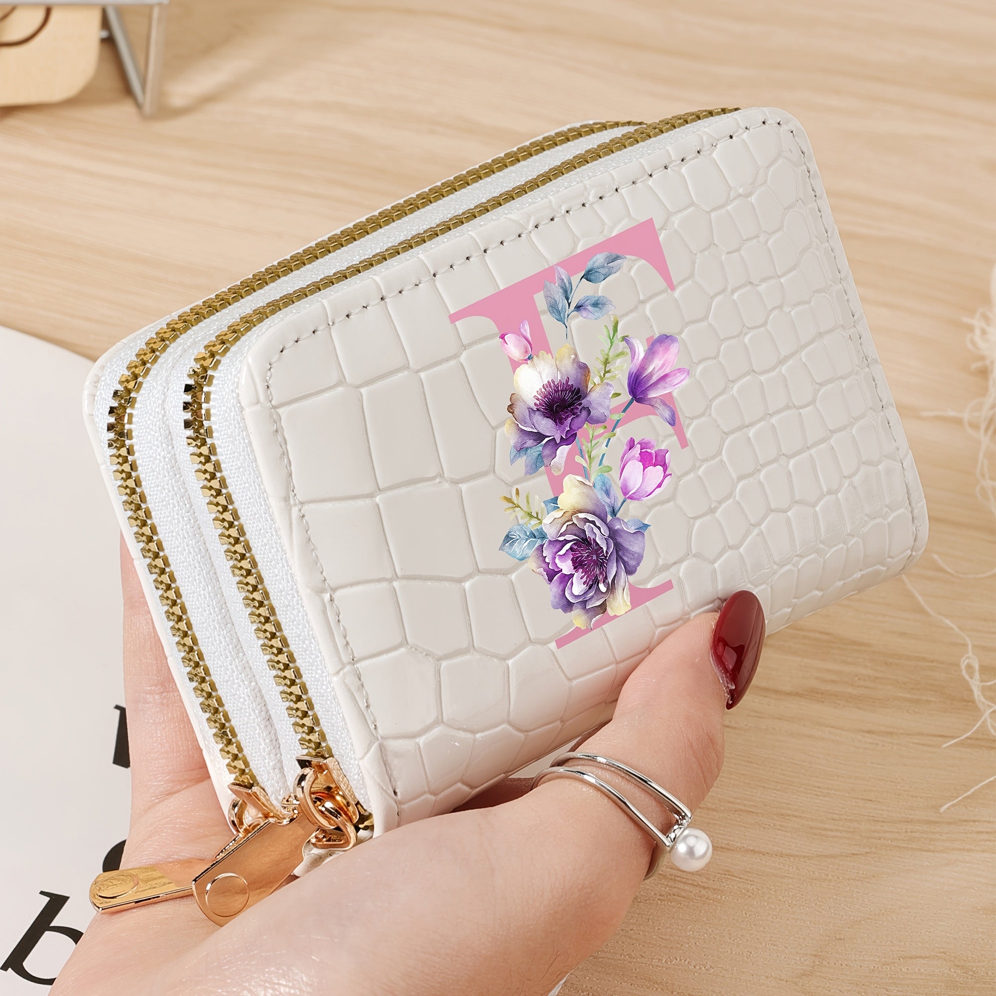Стильный женский кошелек с крокодиловым узором и дизайном "P", сумка с двойной молнией черного, белого и розового цветов. Модная монетница для путешествий и повседневного использования, школьный аксессуар с текстурой.