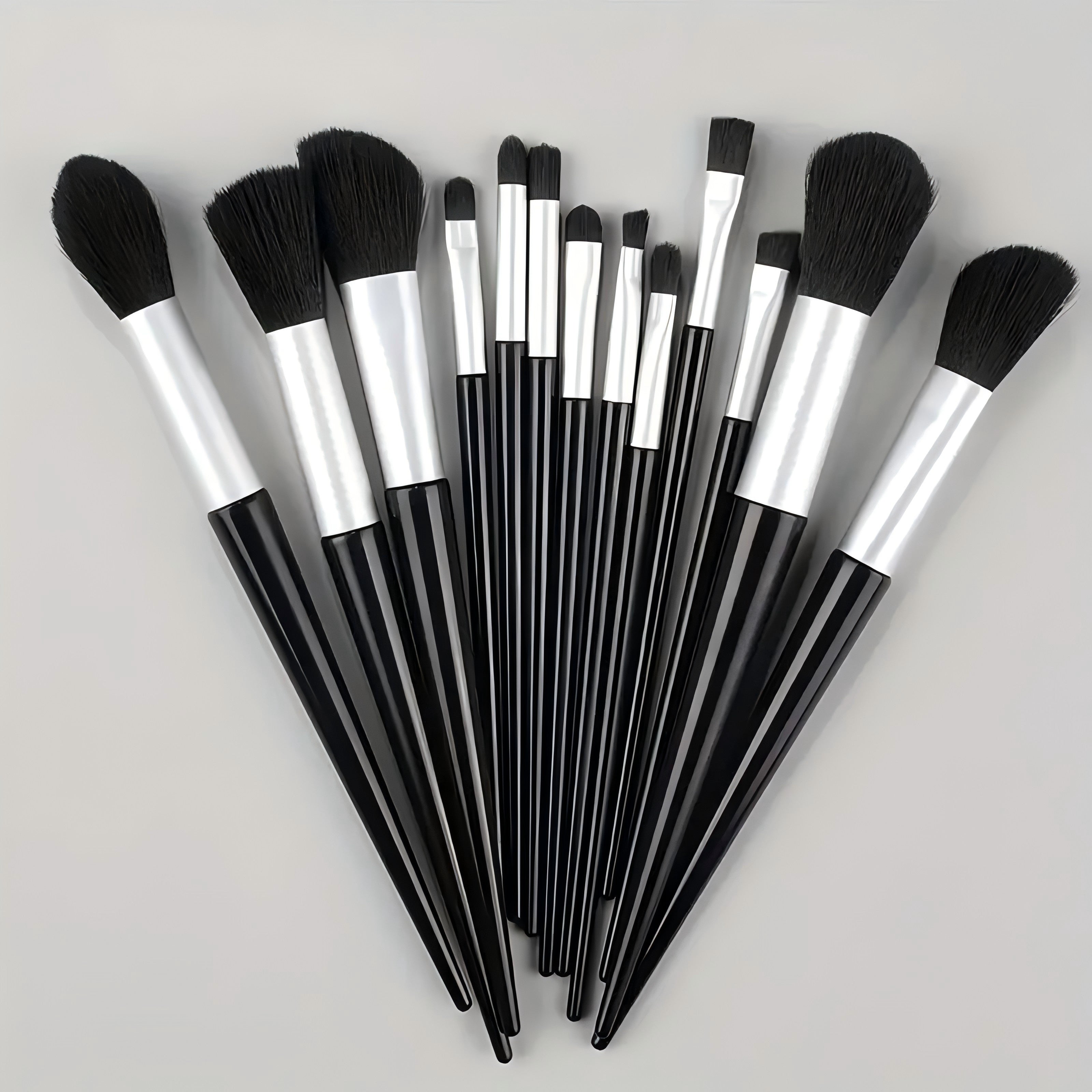 13-Piece Makeup Brush Set Nylon Synthetic Fiber Easy to Use Professional Travel-Friendly