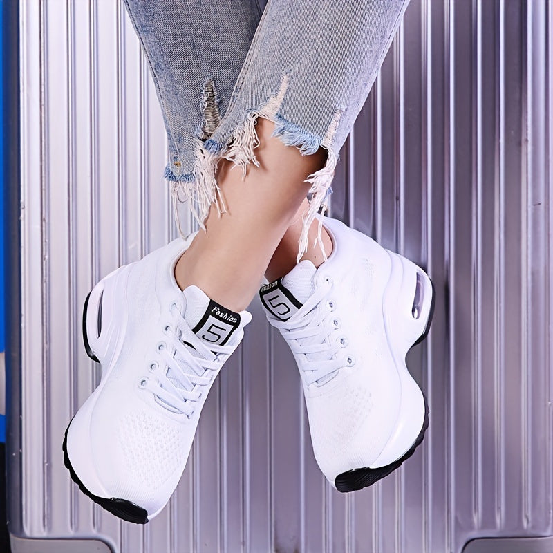 Women's Mesh Low Top Sneakers Lightweight Breathable Casual Shoes Black and White