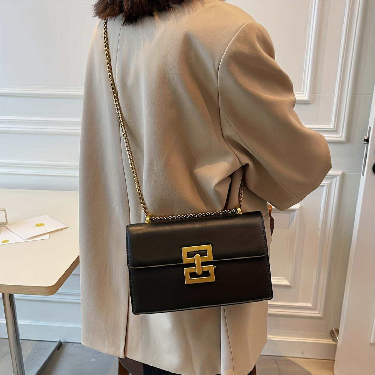 Bolso bandolera cuadrado vintage con cierre de metal en negro marrón caqui