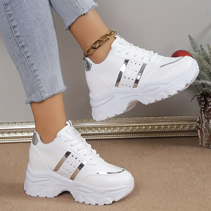 Ayollar uchun nafas oluvchi, katta o'lchamli sneakers, oq, pastki qismi ochiq, lakkali, kundalik, yopishqoqsiz, sirpanmaydigan