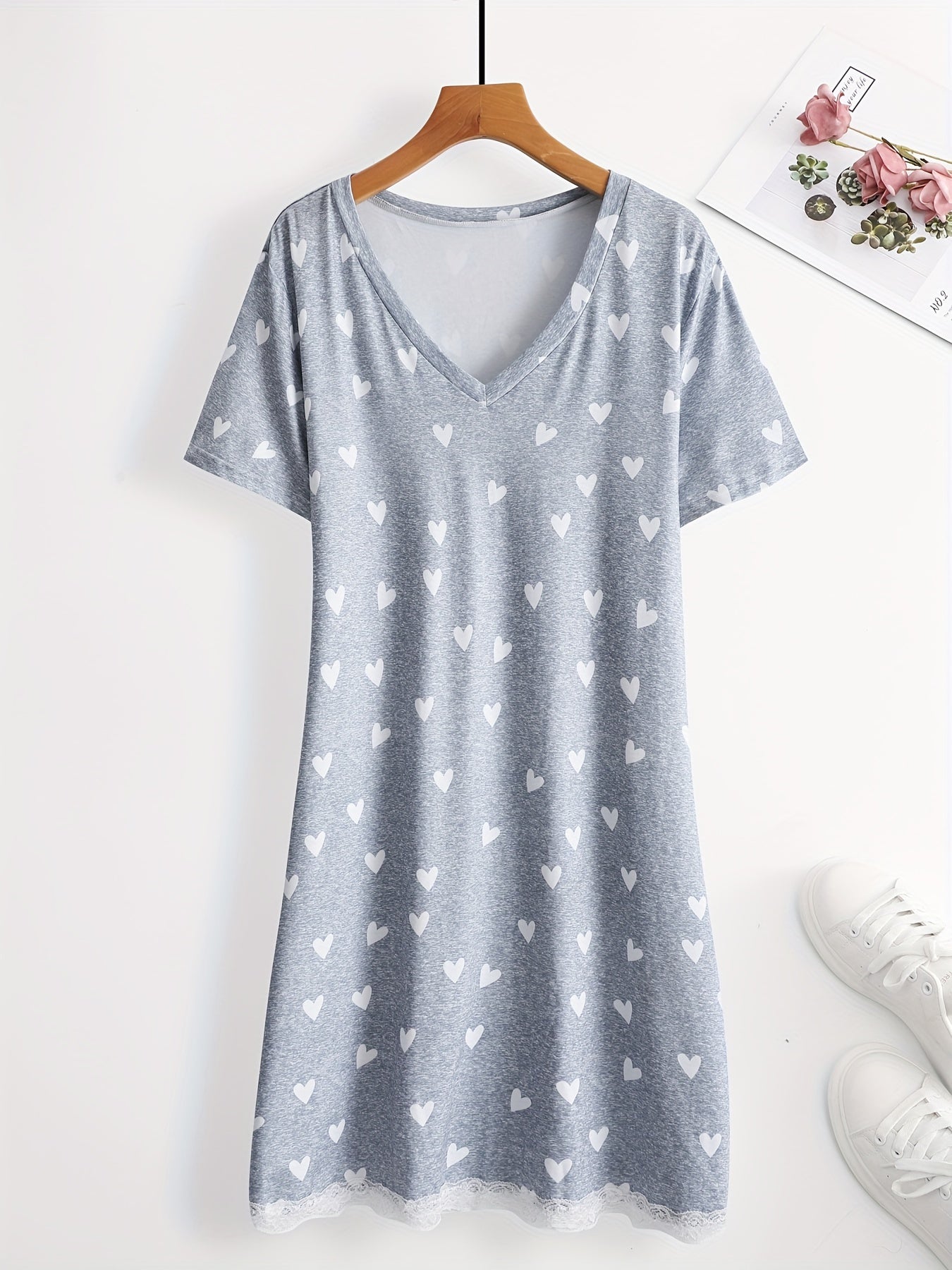 Women's Lace Splicing Heart Print Nightgown with Contrast Details
