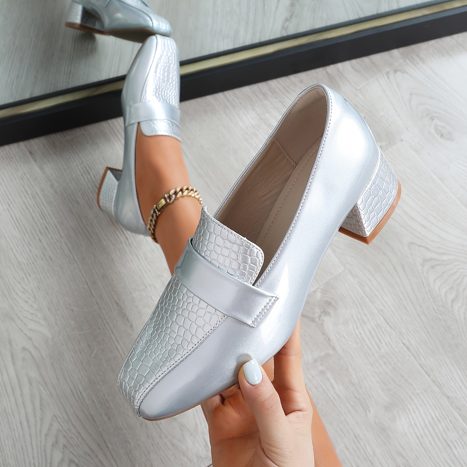 Women's Lightweight Square Toe Breathable Solid Color Dress Shoes