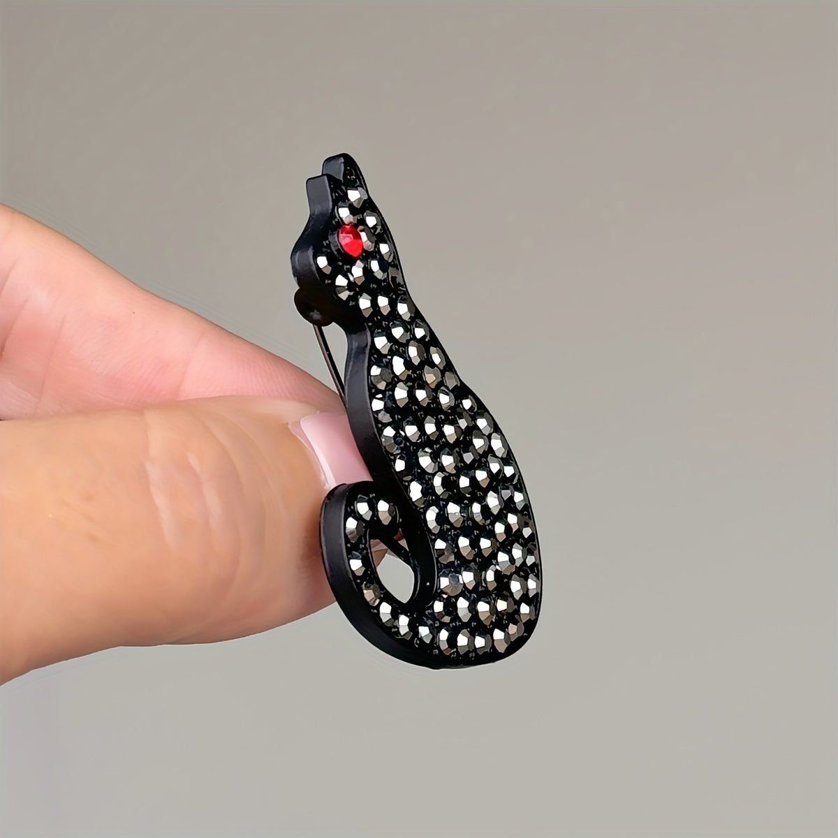 Pin de solapa de gato con rhinestones negros, broche de aleación para blazers y abrigos, otoño e invierno