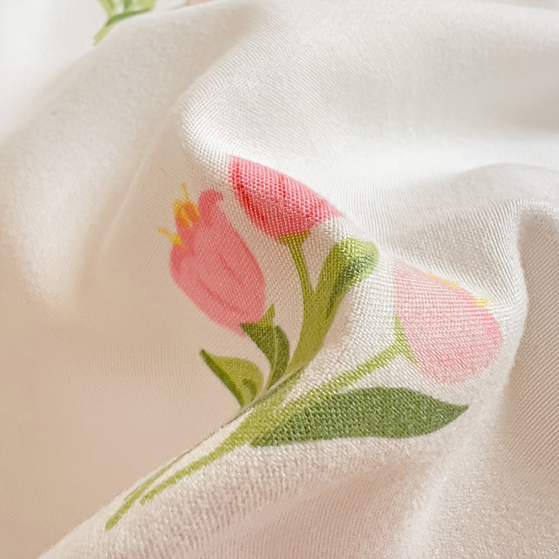 Yumshoq gullar naqshidagi yotoq to'plami, yostiq qoplari bilan birga, nafas oladigan polyesterdan tayyorlangan va zip yopilishi mavjud. Har mavsum uchun mos, yotoqxona va mehmonxonalar uchun mukammal.