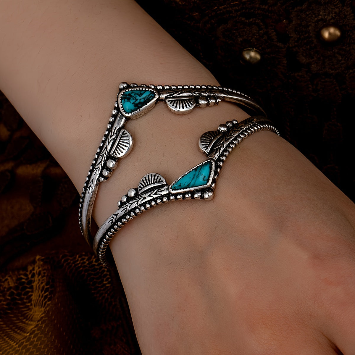 Vintage Blue Turquoise Leaf Design Cuff Bracelet for Women Zinc Alloy Daily Wear