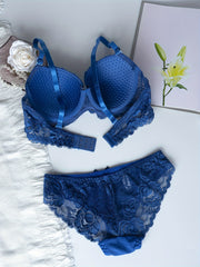 Women's Lace Lingerie Set with Underwire Push-Up Bra and Comfortable Fit