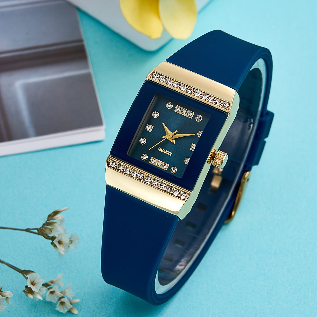 Women's Vintage Style Rhinestone Quartz Watch with Square Dial and Silicone Band