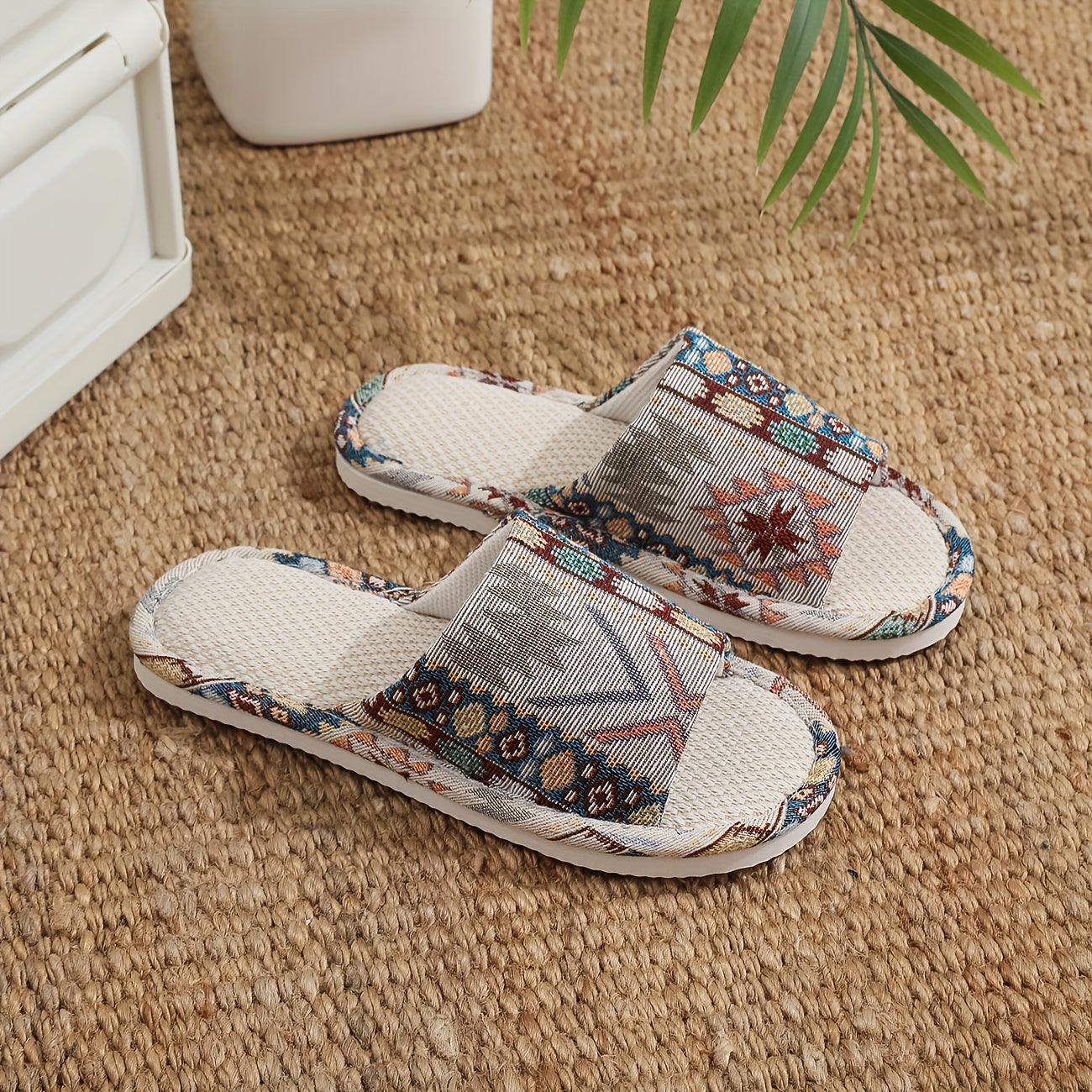 Ayollar uchun yopishmaydigan yopishmaydigan shlyapka yumshoq mato geometrik naqshli ichki uy poyabzali