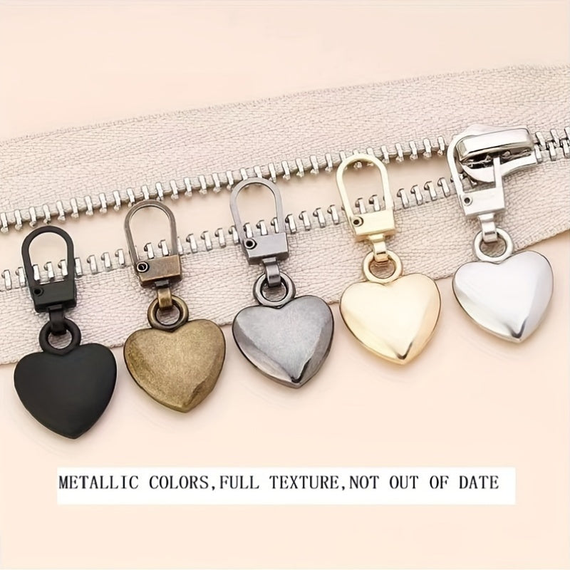5 LuxeCraft Love Heart Metal Zipper Pulls semi-automatic olib tashlanadigan snap tirqishlari bilan. Qutilar, sumkalar, kurtkalar, kiyimlar, poyabzal va botinkalar uchun o'rnini bosuvchi. Yuqori sifatli snap aksessuarlar.
