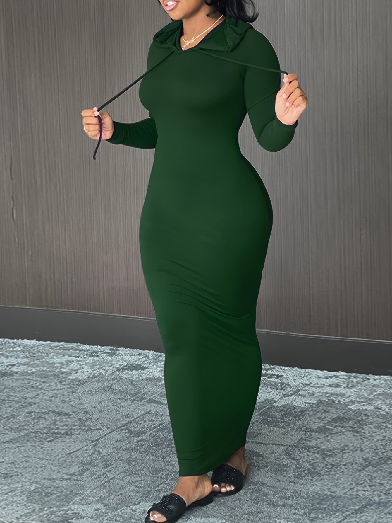 Vestido casual de mujer con capucha, manga larga y cordón en color sólido