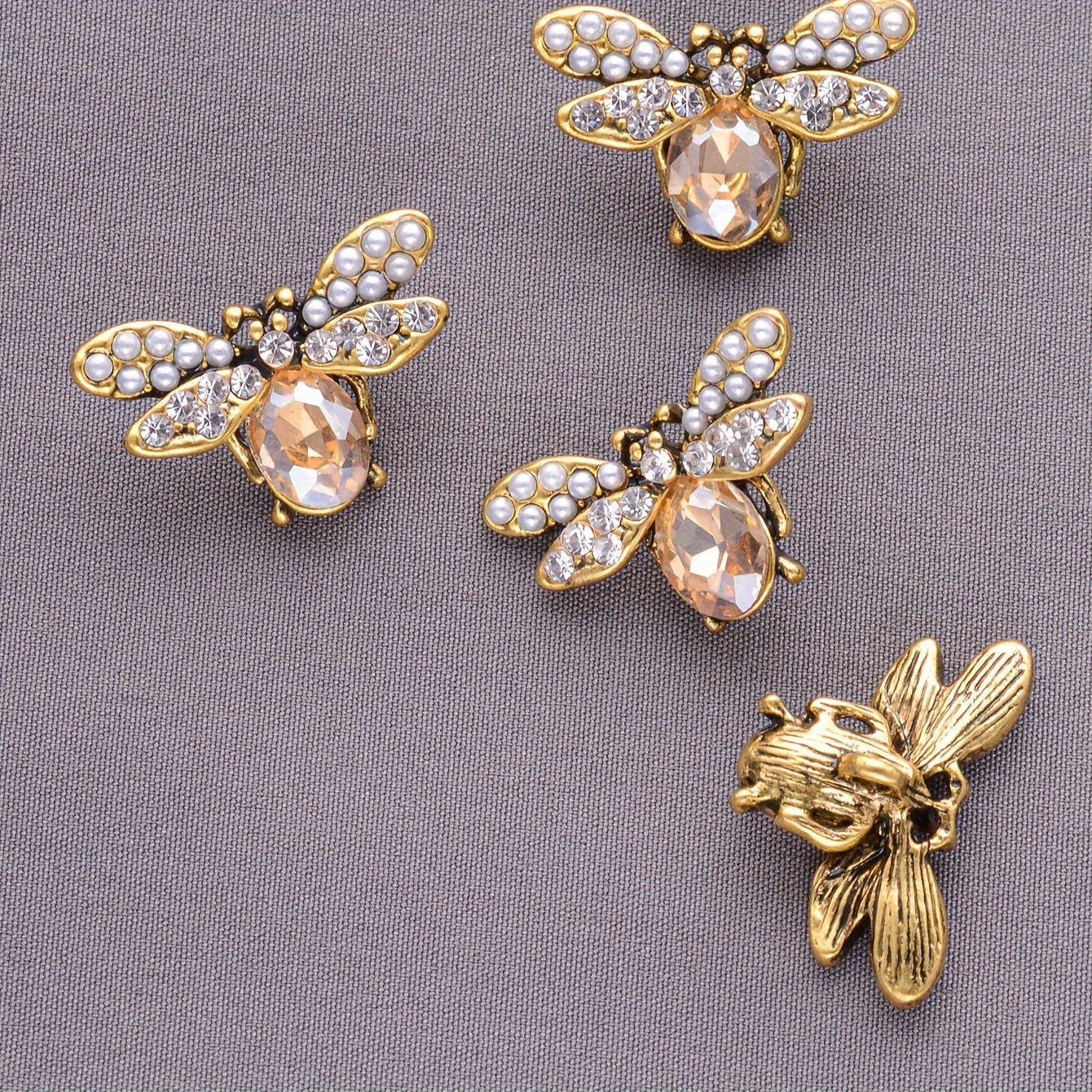 Set of 4 DIY Jewelry Bee Buttons for Clothing Accessories Small Fragrance Wind Coat Buttons