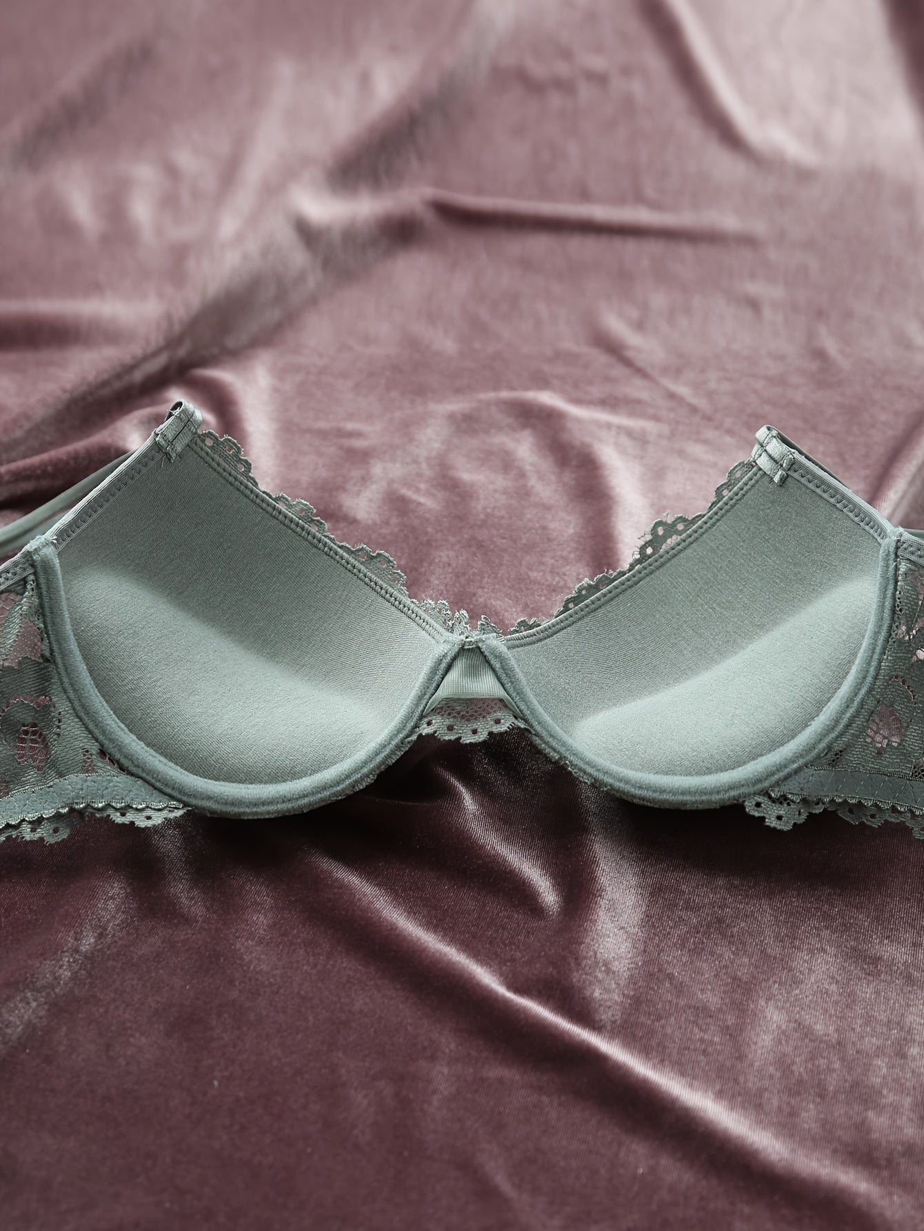 Women's Lace Bra with Thick Molded Cups Comfortable Lingerie