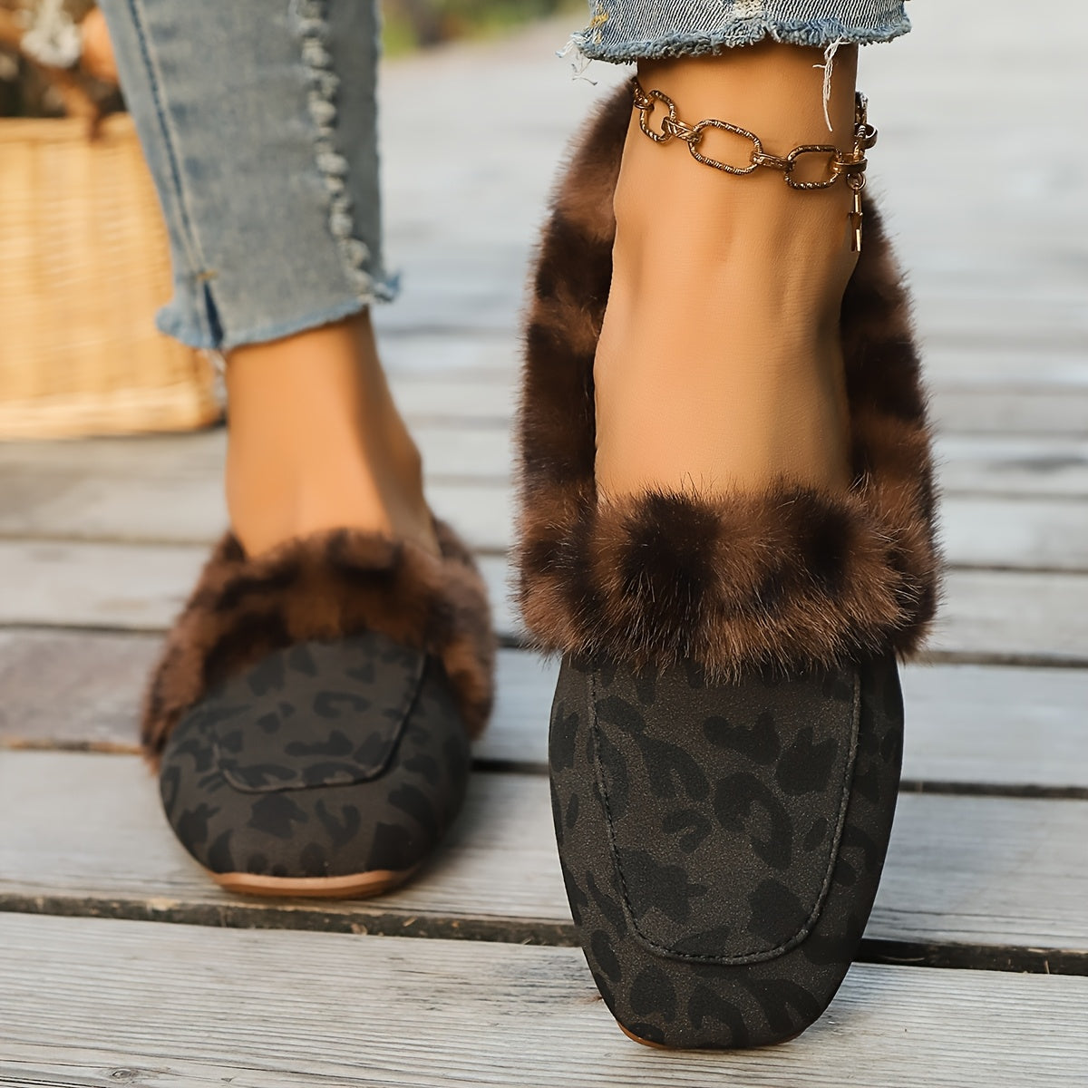 Women’s Leopard Print Plush Slippers Warm Faux Fur Indoor Shoes