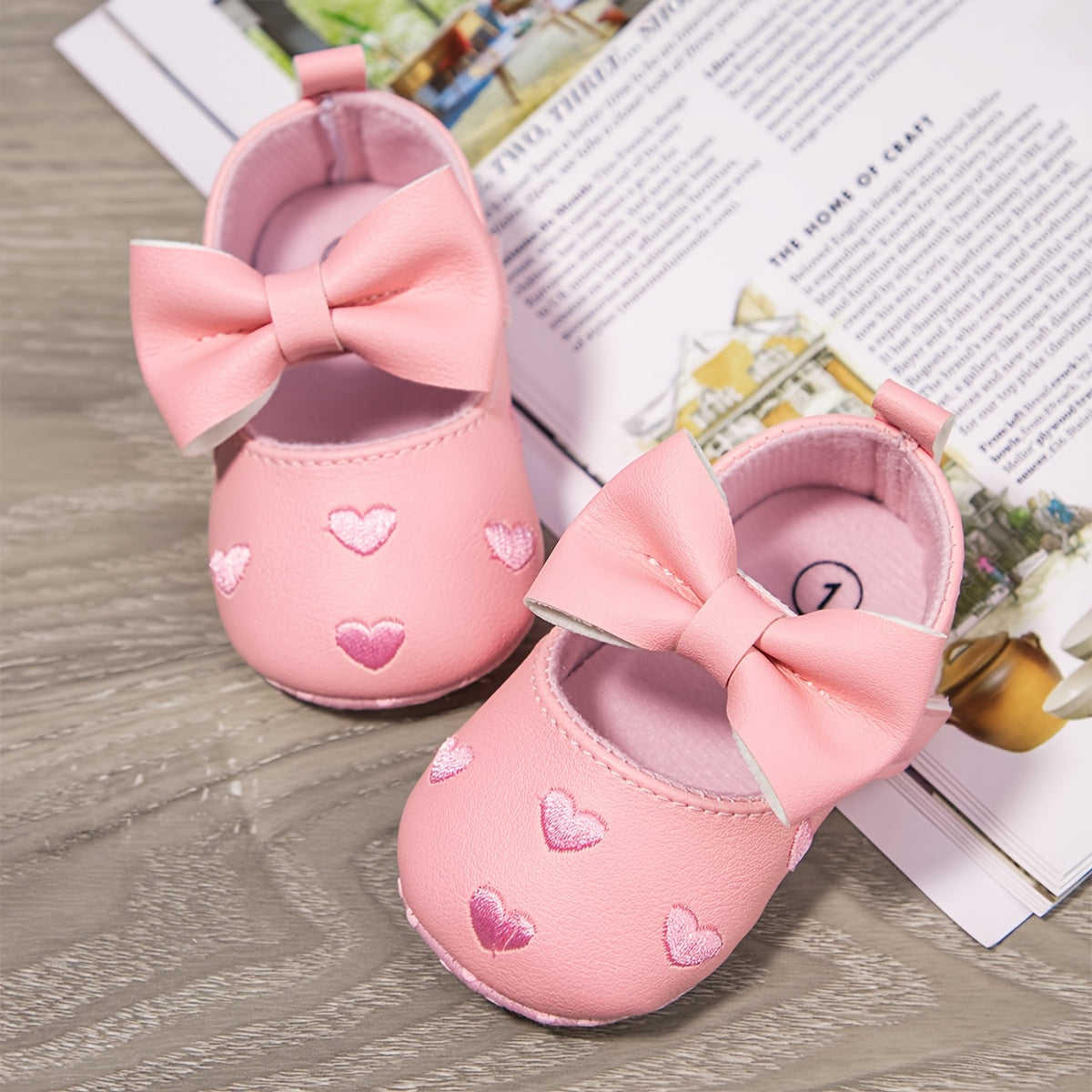 Zapatos infantiles tipo Mary Jane con lazo y detalles de corazón para primavera y otoño, suela antideslizante