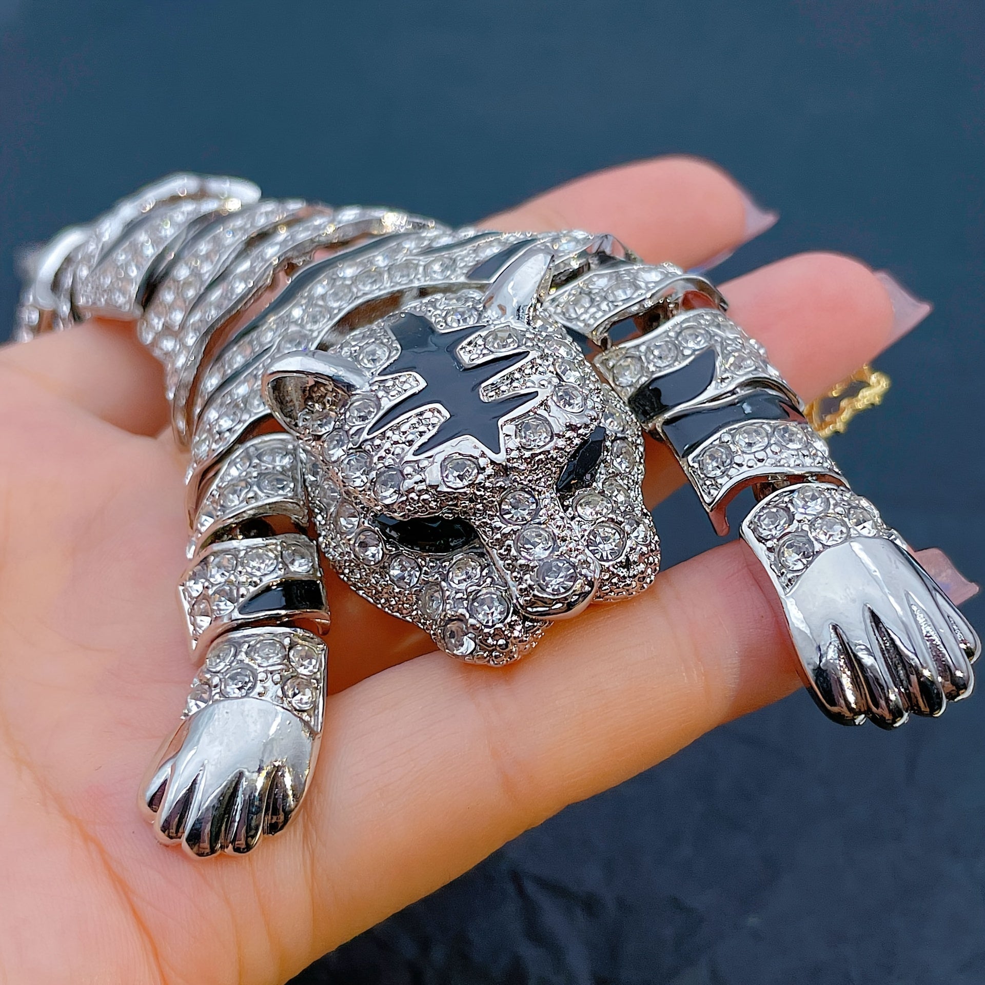 Large Tiger Brooches with Rhinestones and Animal-Themed Shawl Pins for Men and Women