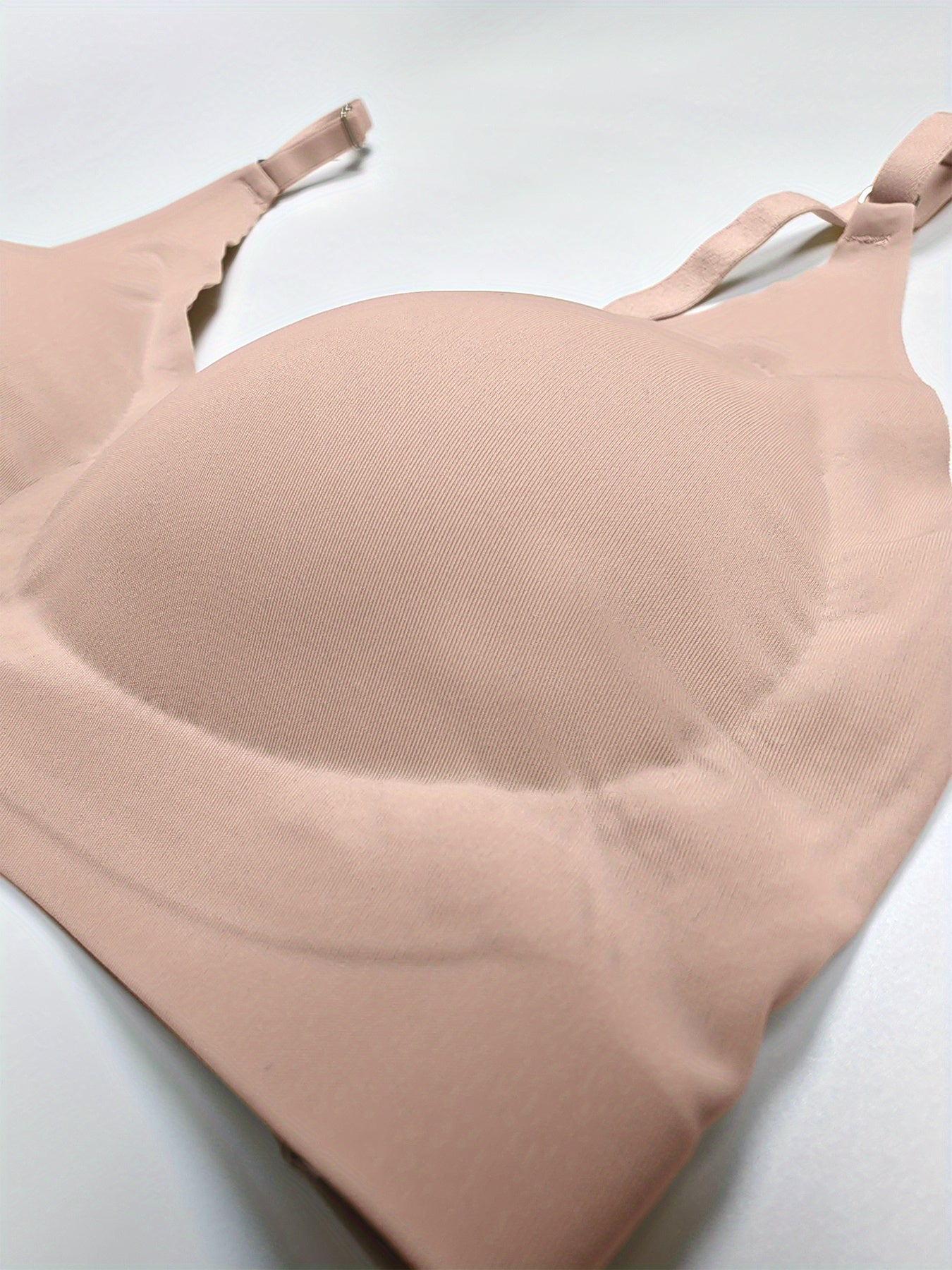 Plus o'lchamli uzluksiz sport brasi yumshoq pushti V-shaklli bo'yinli to'liq qamrov olib tashlanadigan padlar