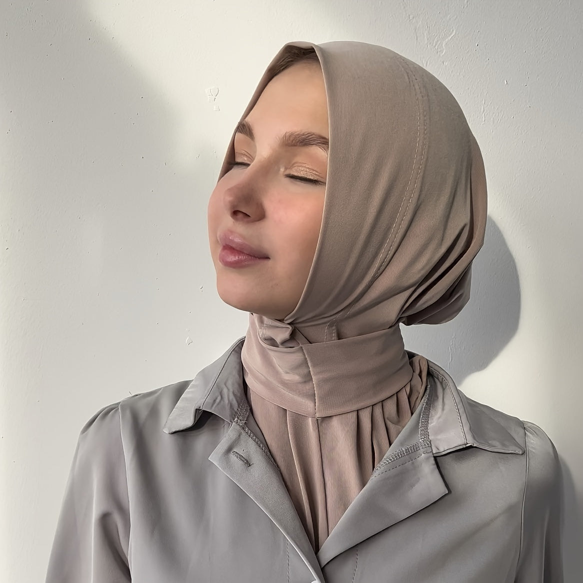 Women's Quick Dry Sports Hijab with Tie Band and Button Closure for Fitness Outdoor Activities