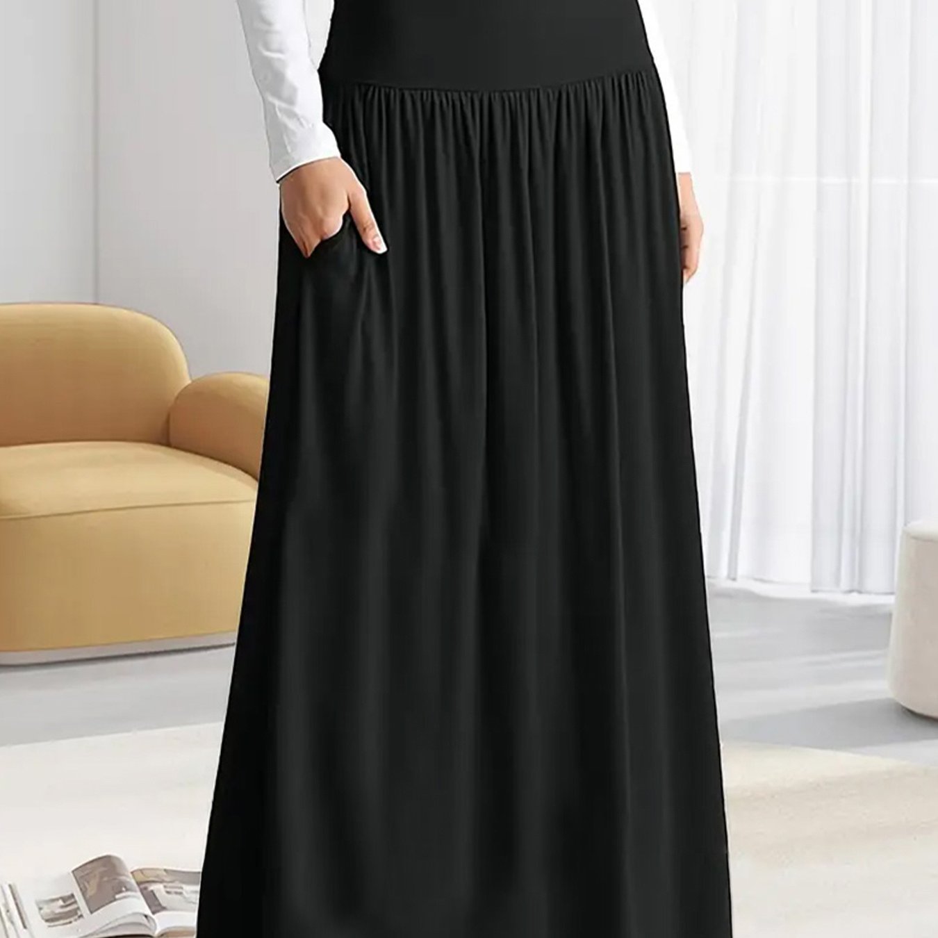 Women's Plus Size High-Waisted Pleated Midi Skirt with Pockets in Navy Blue