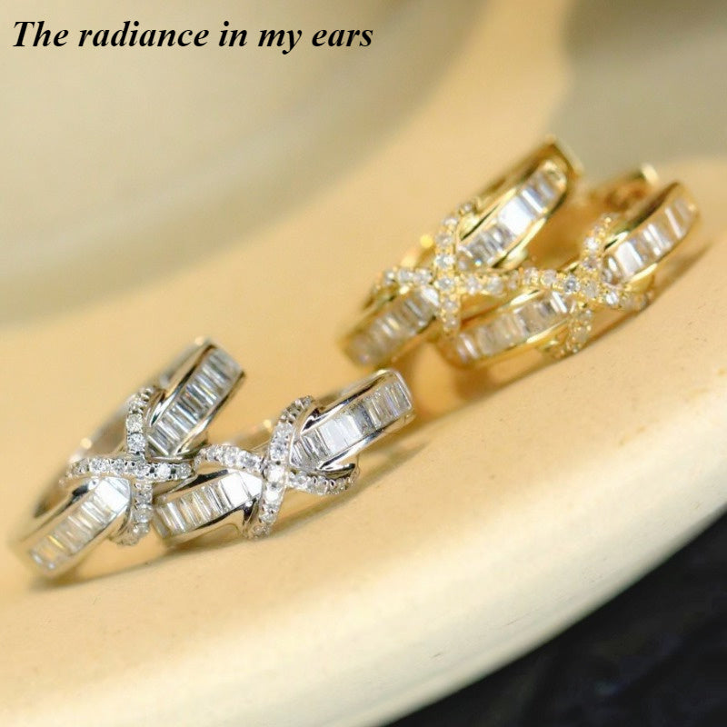 Zamonaviy va Minimalist Moissanite Xoch Halqali Momoqlar, 925 Silver Qoplamasi va Mis bilan Yasalgan, Har Kuni va Maxsus Tadbirlar Uchun Mukammal, Har Fasl Uchun Porloq Zargarlik