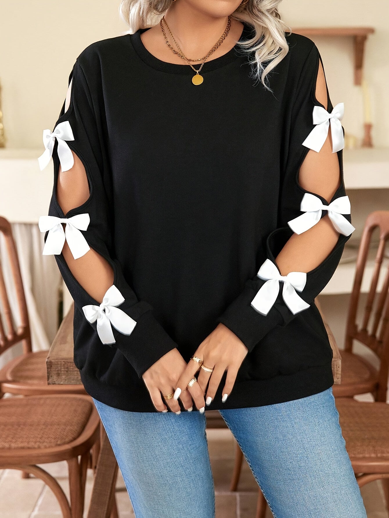 Plus Size Women's Black T-Shirt with White Bows Short Sleeve Casual Top