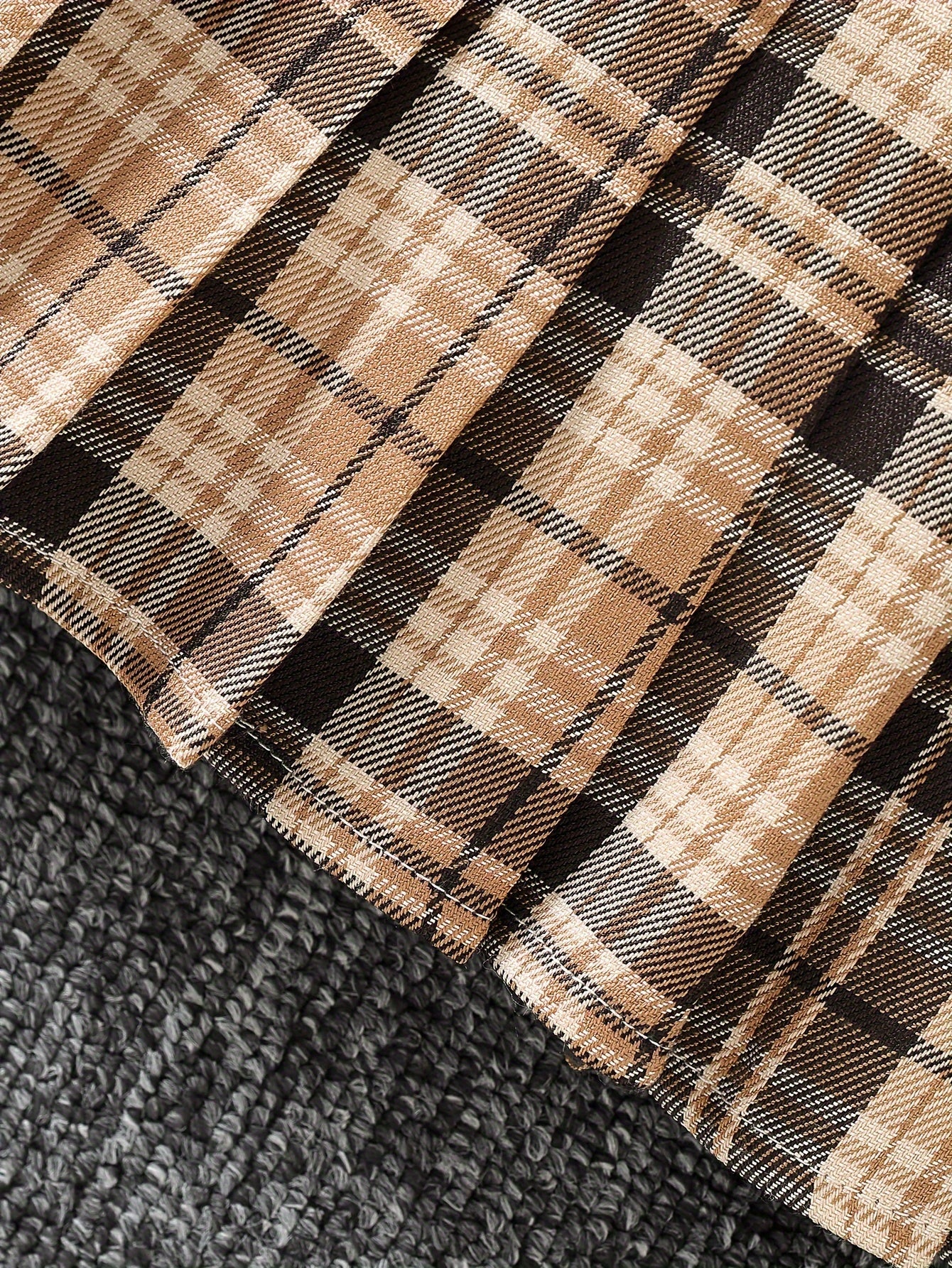 Girls Autumn Casual Outfit Set with Bear Embroidery Plaid Pleated Skirt and Pendant