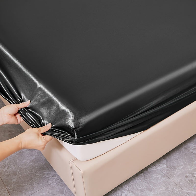 100% Polyester Satin to'plami, bitta varaq va ikkita yostiq qopqog'idan iborat (yadro yo'q). Teriga do'st, yumshoq va ipakdek matodan tayyorlangan, talabalar yotoqxonalari yoki kundalik uy to'shagi uchun mukammal. Yil davomida matrasni himoya qiladi va