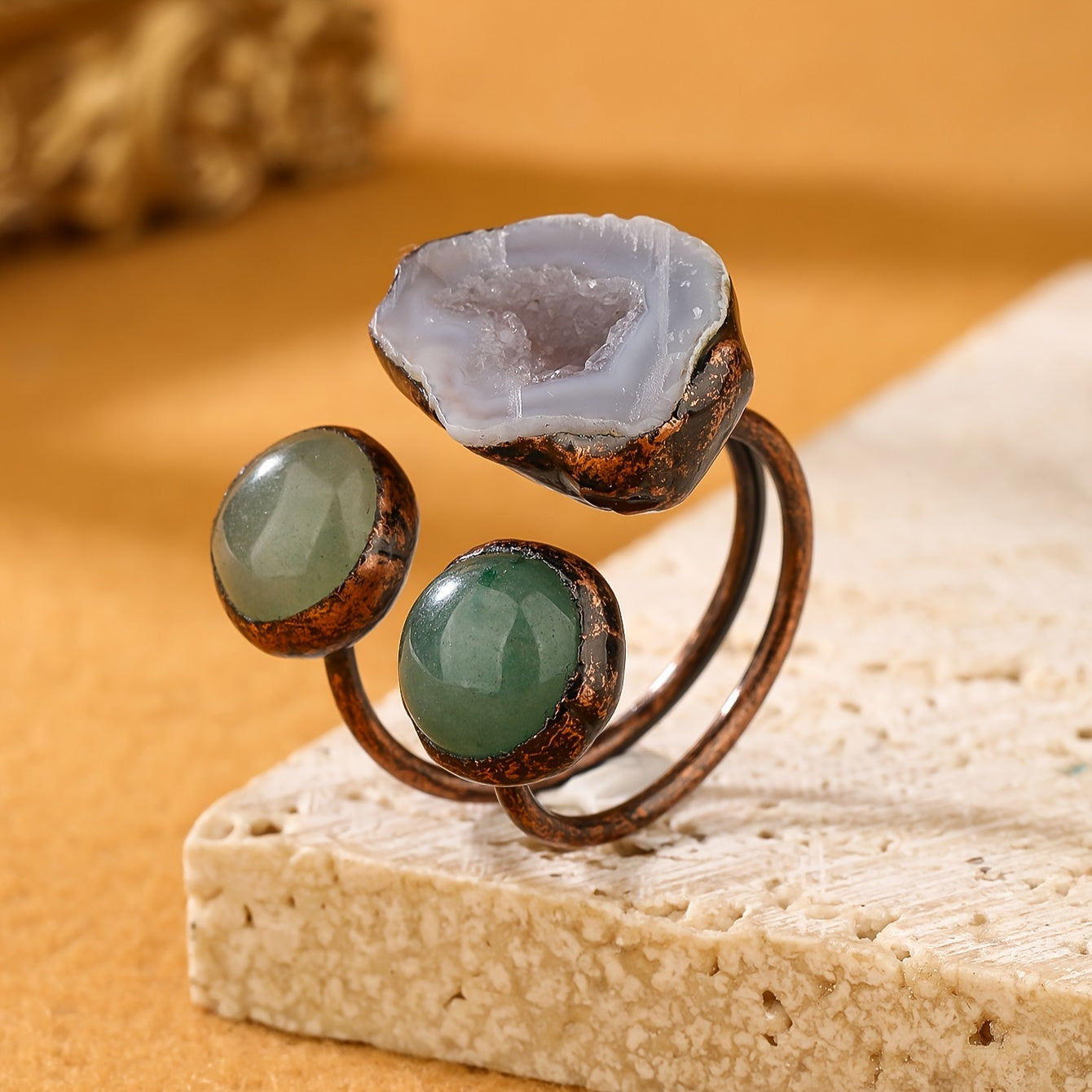 Ayollar uchun sozlanadigan bronza uzuk tabiiy agate va yashil aventurine bilan