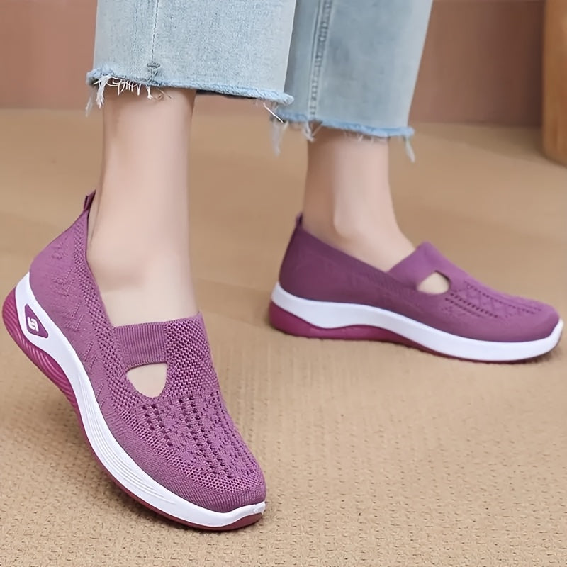 Ayollar uchun slip-on krossovkalar - Havo o'tkazuvchi mato, kauchuk taglik, past-to'plam, barcha mavsumga mo'ljallangan poyabzal