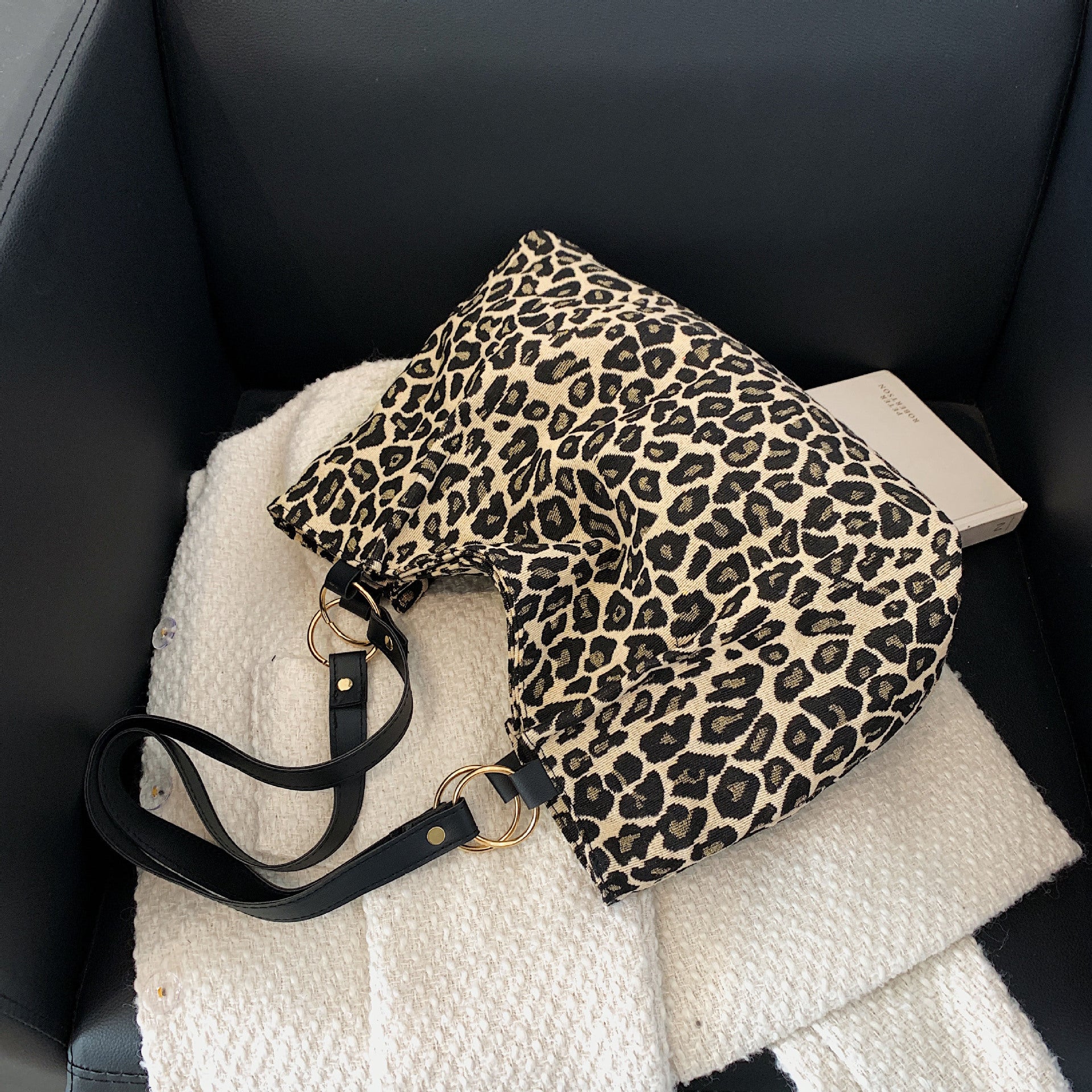 Leopard Print Tote Bag for Women Fabric Black and Gold Large Capacity for Shopping and Commuting